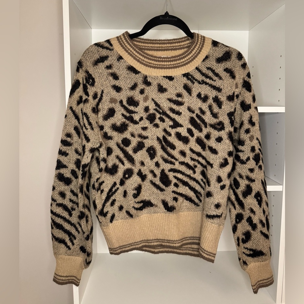 Heartloom crewneck cheetah print sweater